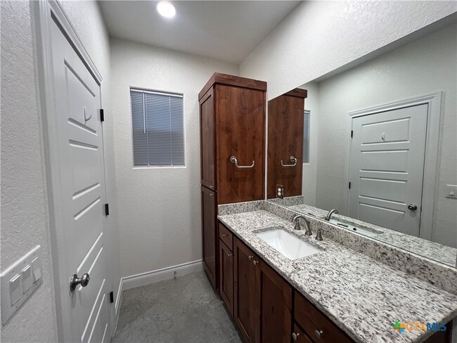 Building Photo - 274 Kerlick Ln