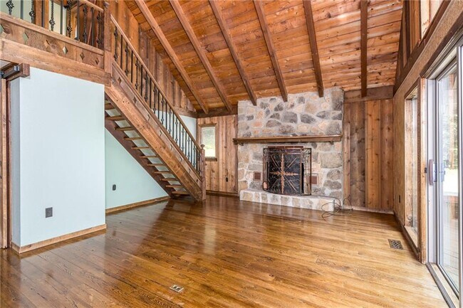 Building Photo - 771 Little Hendricks Mountain Rd
