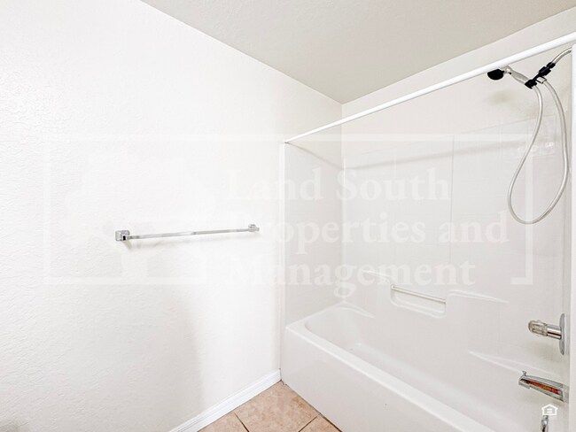 Building Photo - 7823 Sugar Pine Blvd