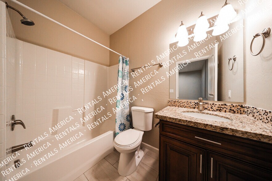 Building Photo - 1406 W Main St