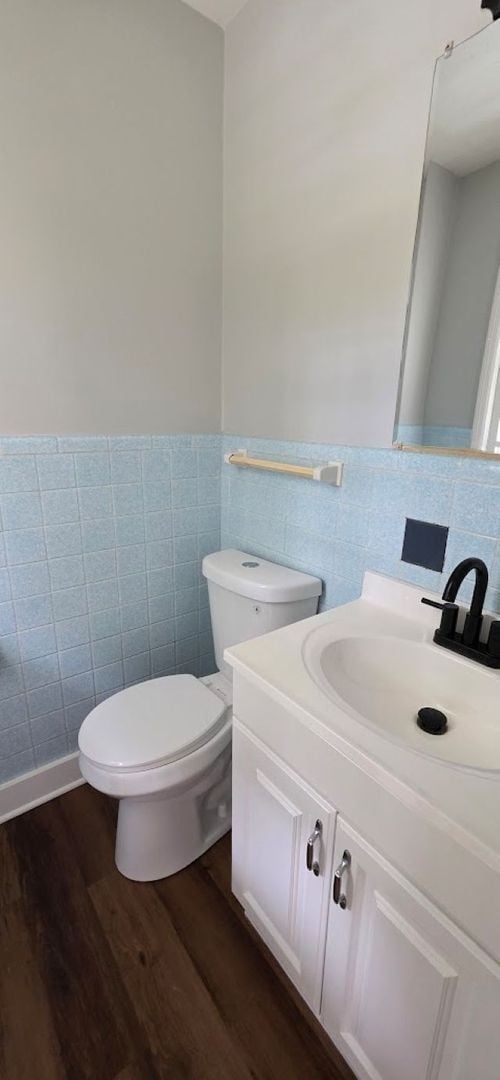 Building Photo - Large Family Home - Move In Ready!