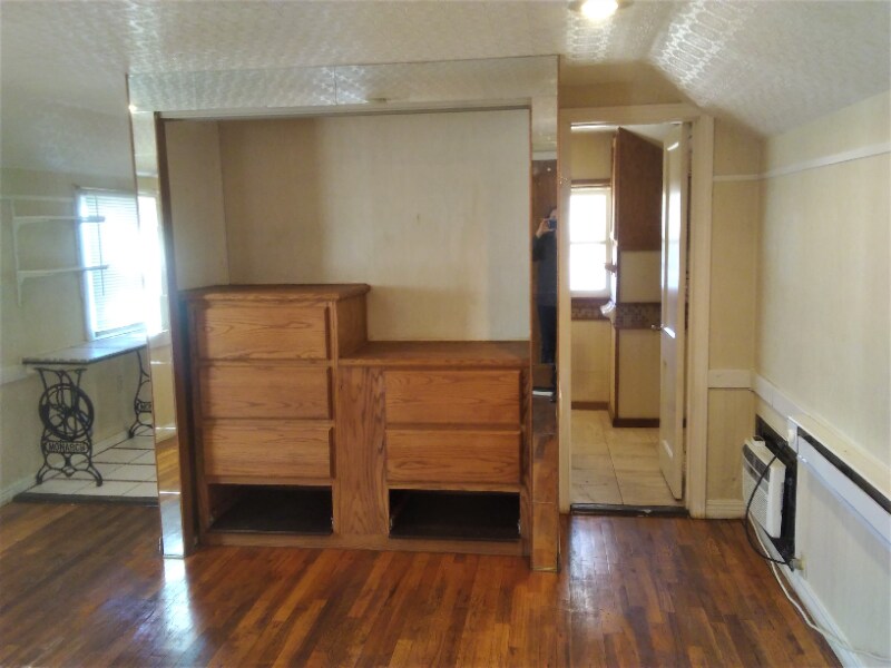 Building Photo - 1404 S Jefferson St