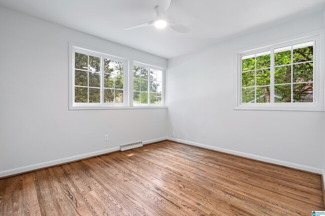 Building Photo - 5304 10th Ct S