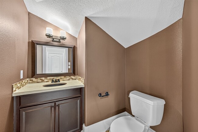 Building Photo - 8338 Sedona Ridge Dr