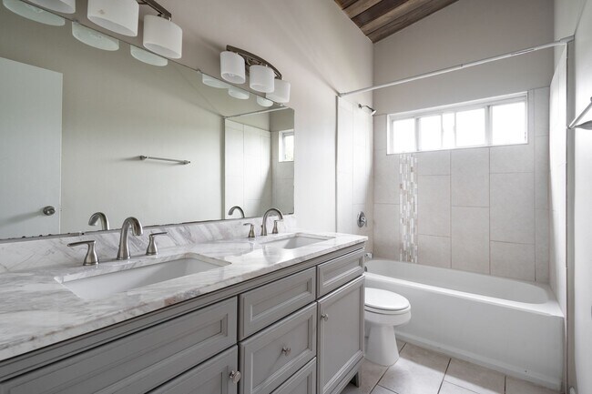 Building Photo - Attached garage!