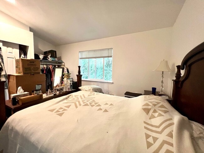 Building Photo - Remodeled 3-Bedroom Duplex Home in North G...