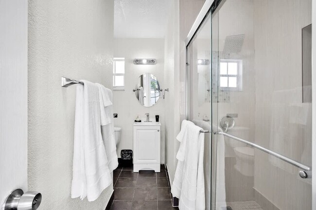 Building Photo - 6452 Custer St