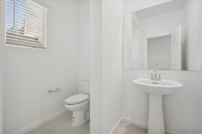 Building Photo - Beautiful New Home in Black Mountain Planned Community