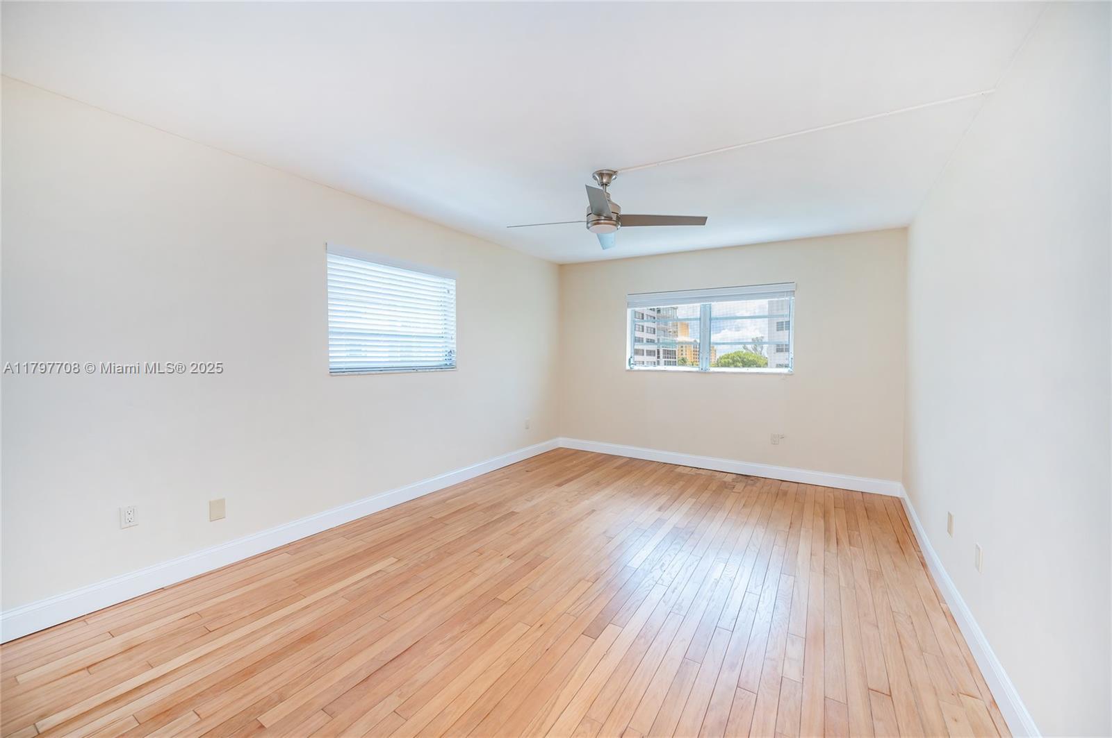 Building Photo - 301 Sunrise Dr