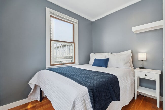 Building Photo - 9 N St