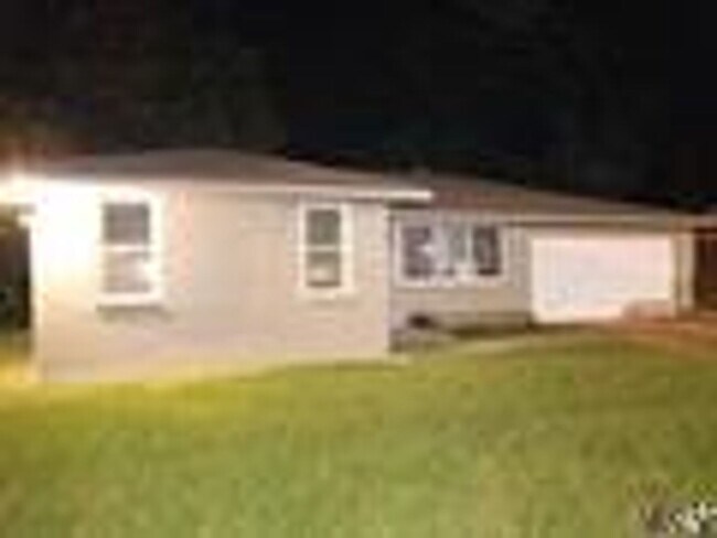 Building Photo - 3715 Winbourne Ave