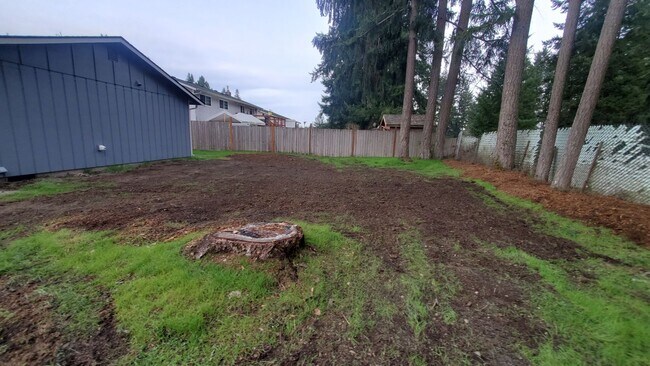 Building Photo - JUST REMODELED!! EVERYTHING BRAND NEW INSIDE THIS 3 BEDROOM, 1 BATH!!