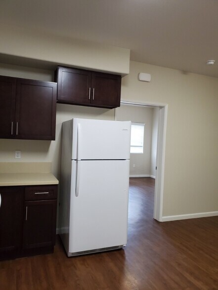 Building Photo - 2209 E 8th St