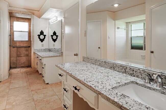 Building Photo - 6809 Fawn Valley Pl