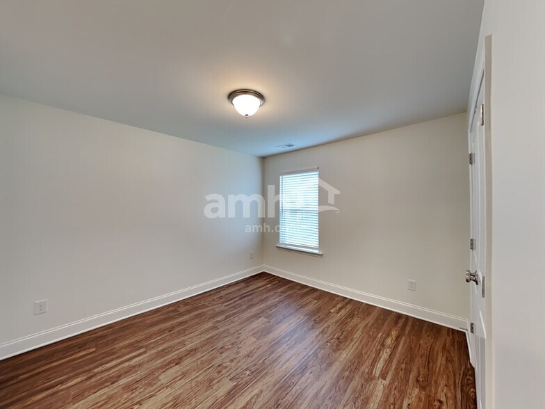 Building Photo - 5215 Smithbriar Dr