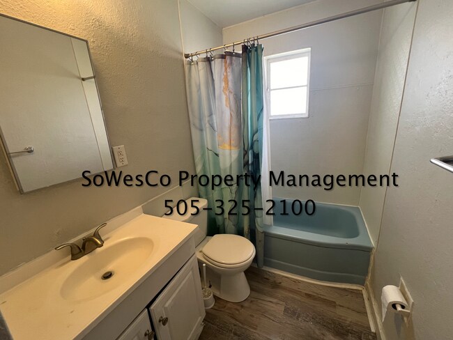 Building Photo - Three Bedroom Home in Central Farmington