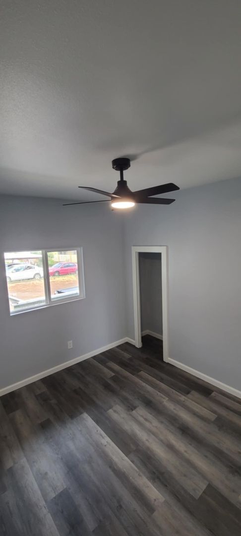 Building Photo - Large fully renovated home with an Ohana i...