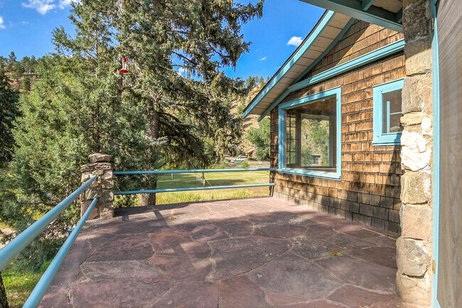 Building Photo - 26257 Columbine Trail