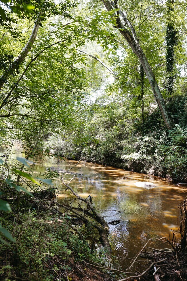 Building Photo - 175 Herman St