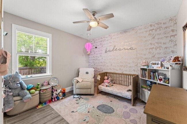 Building Photo - 106 Hibernate Way