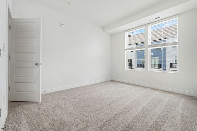 Building Photo - 705 Grove Edge Ln