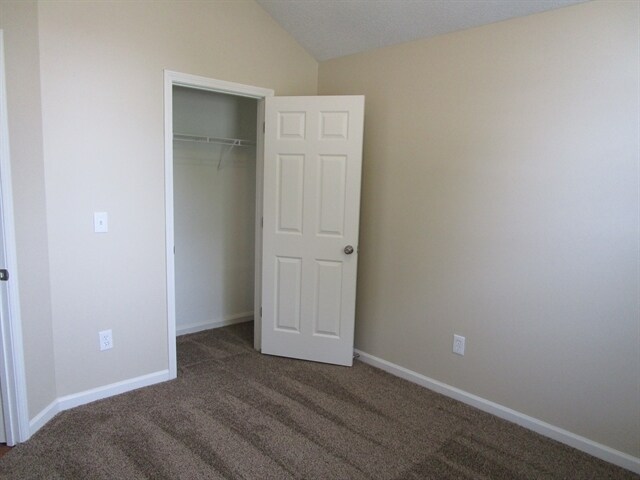 Building Photo - 2921 Knoll View Pl