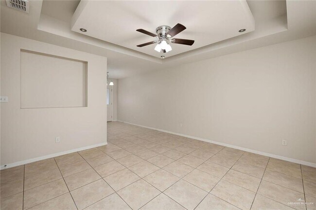 Building Photo - 9 Taxco Ct