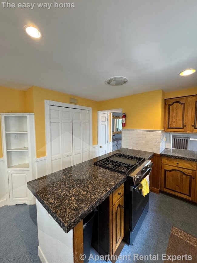 Building Photo - 57 Clarendon Ave