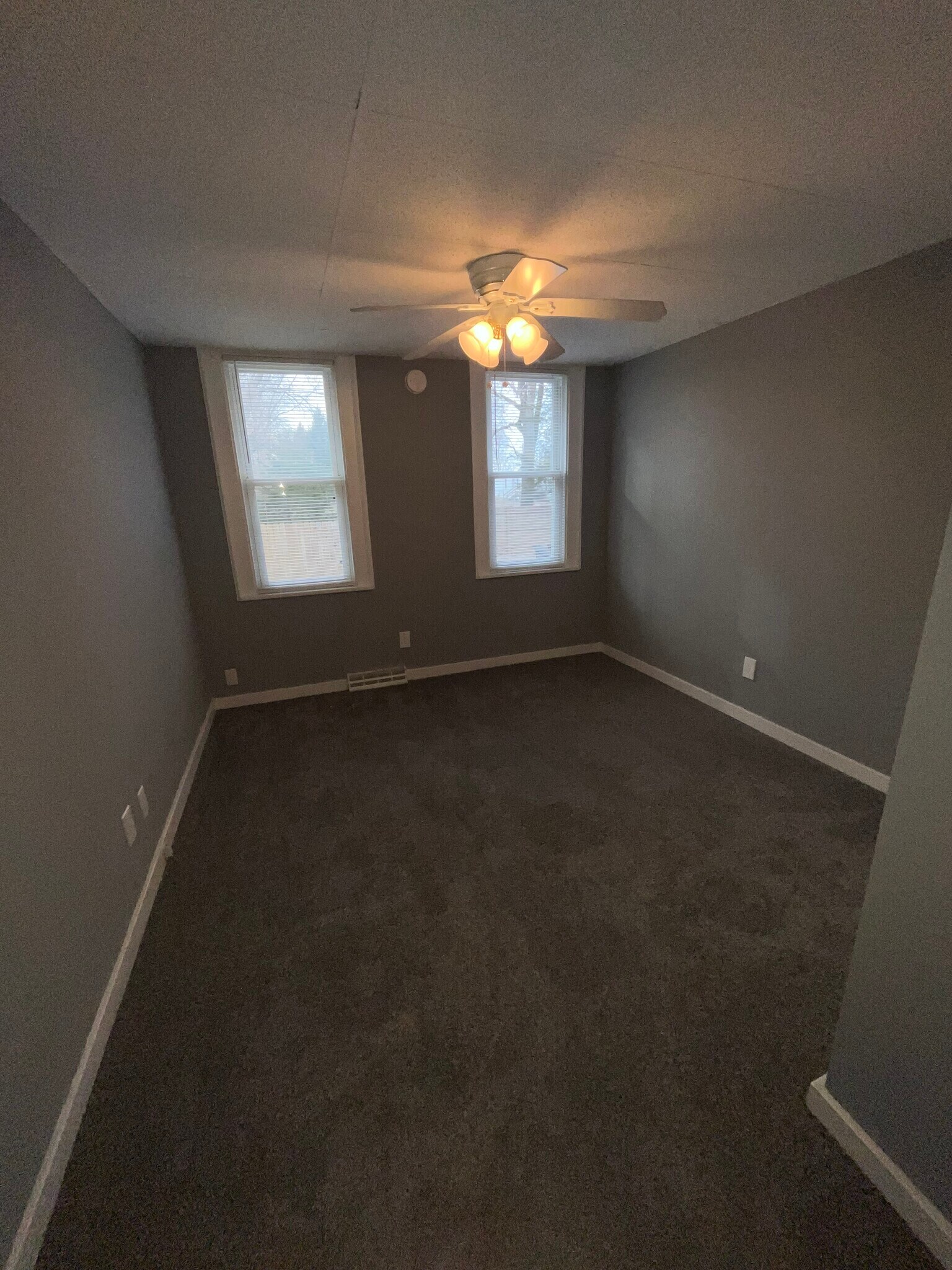 Building Photo - 100 Dixon Ave