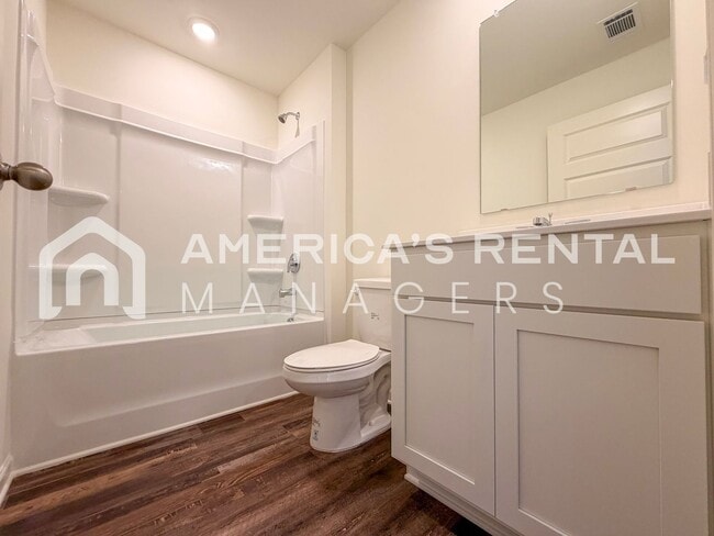 Building Photo - Coming Soon! Available to view NOW!!! Comfortable and Bright Tuscaloosa Home