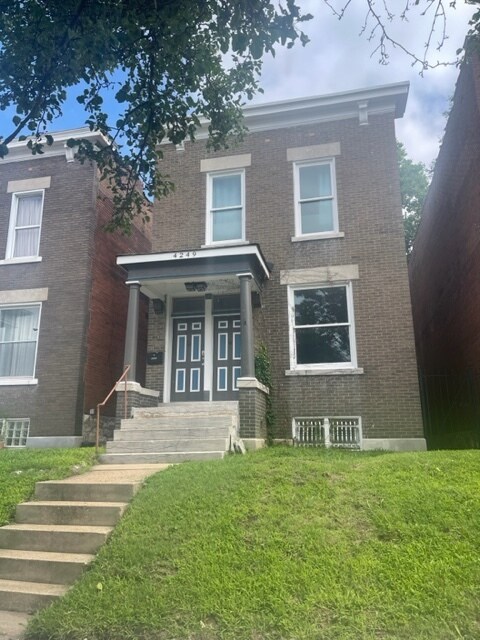 Primary Photo - 4249 Chouteau Ave
