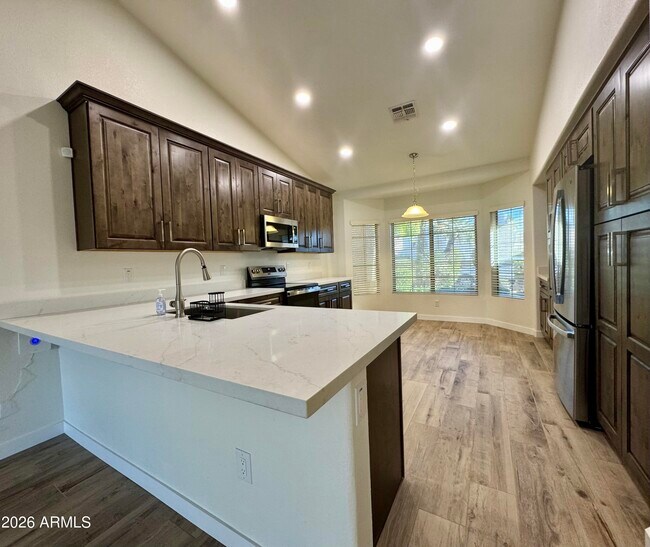 Building Photo - 830 N Granada Dr