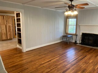 Building Photo - 202 N Spring St