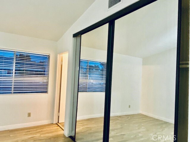 Building Photo - 39 Goldenrod