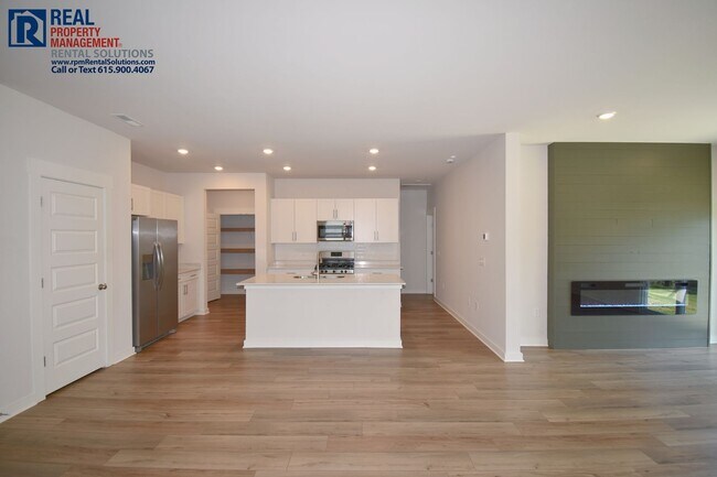Building Photo - Gorgeous and modern 5 bd 3 ba home in Smyrna! Neighborhood pool and playground!