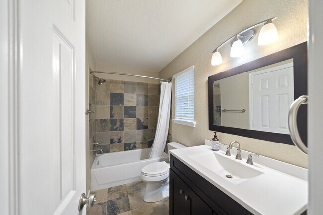 Building Photo - Executive Home with Sparkling Pool and Outdoor Entertainment Area