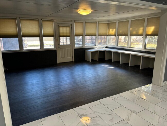 Building Photo - 2627 Bretton Rd