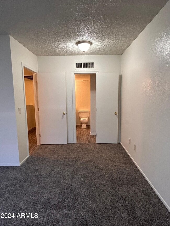 Building Photo - 2832 E Le Marche Ave