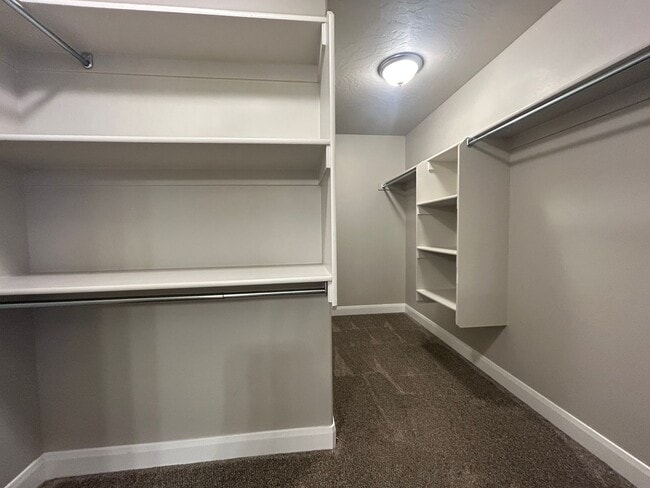 Building Photo - Shadowridge Townhome!