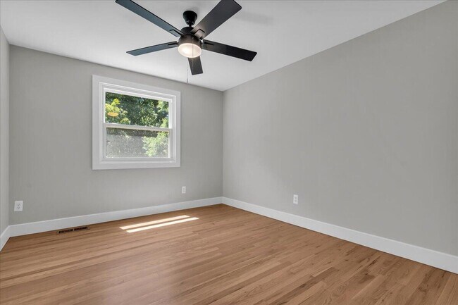 Building Photo - 3729 Boulder Dr