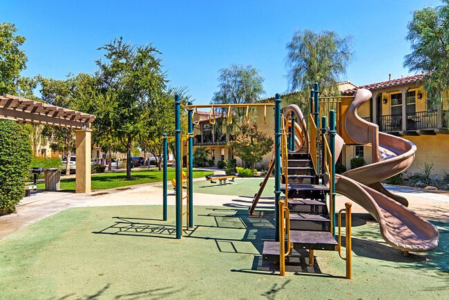 Building Photo - 245 Paseo Gregario