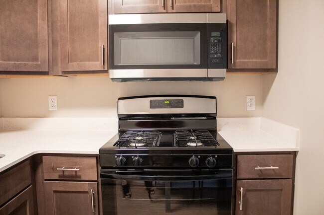 Interior Photo - 107 E Healey