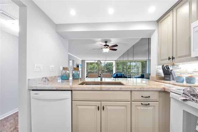 Building Photo - 1083 Forest Lakes Dr