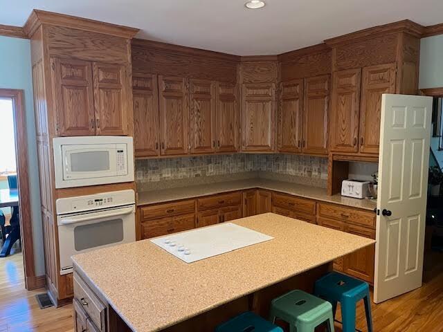 Building Photo - 50 Hemlock Ct