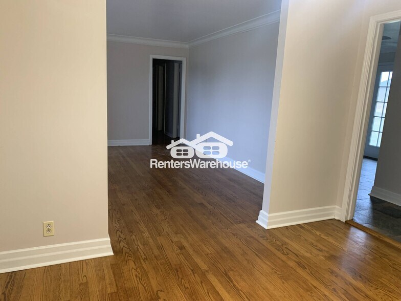 Building Photo - 27849 Pinedale Rd