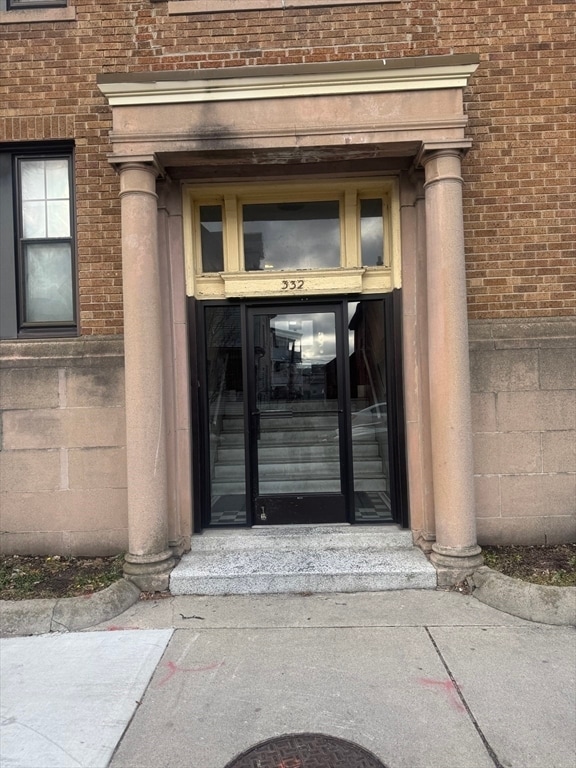 Building Photo - 332 Salem St