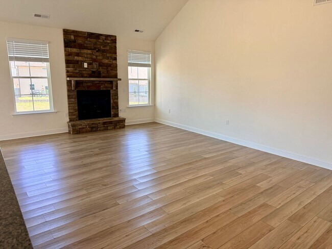 Building Photo - Charming & Spacious Home for Rent in Quiet Franklinton Neighborhood