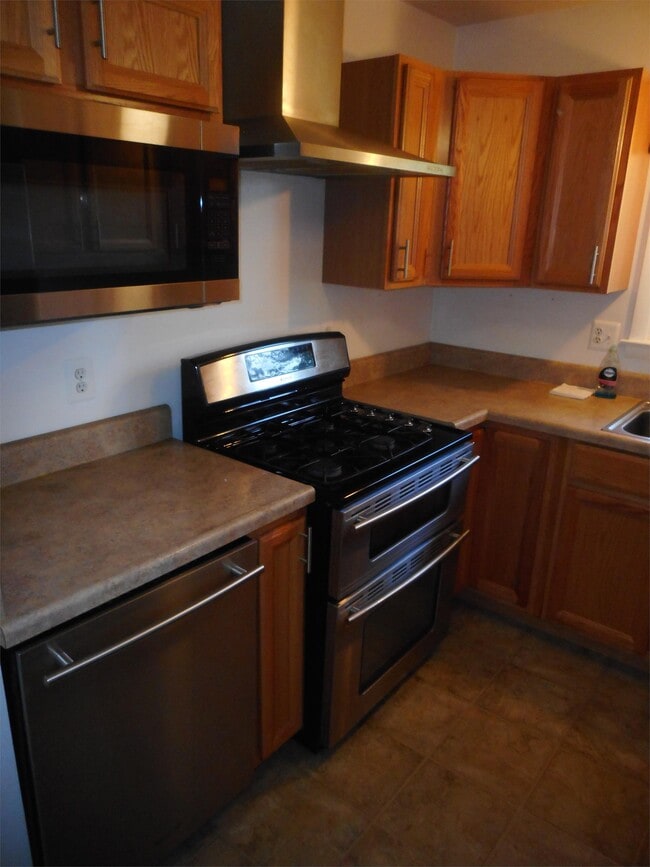 Building Photo - 117 Anderson Ave