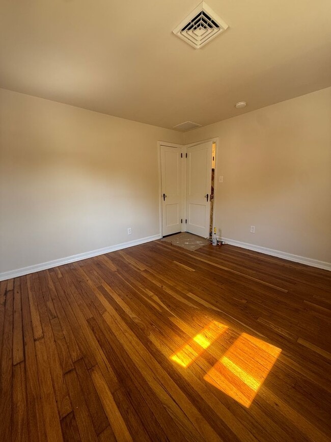 Building Photo - 212 Manheim Ave