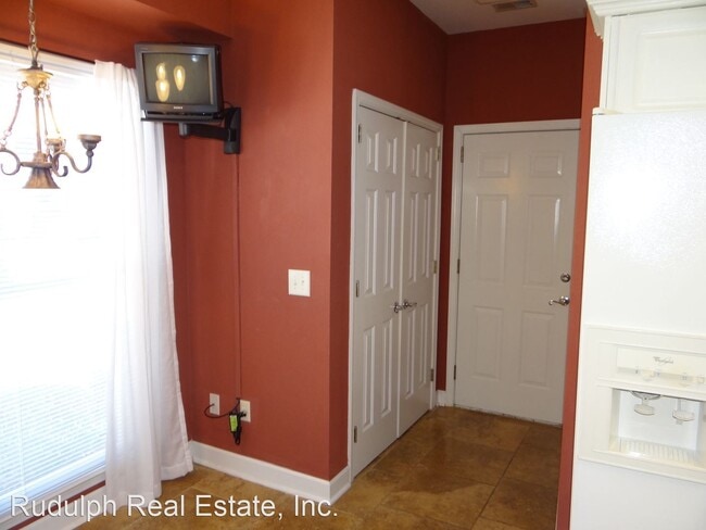 Building Photo - 2 br, 2 bath House - 241 Crest Lake Drive